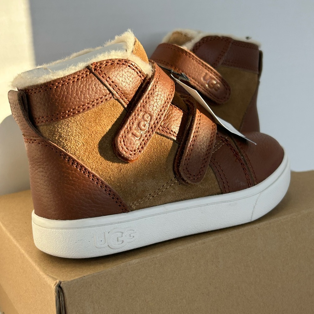 NWT Kids UGG shoes size Toddler 10 - Picture 10 of 14